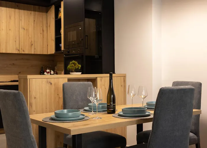 Aleksandra Apartment East Gate Living