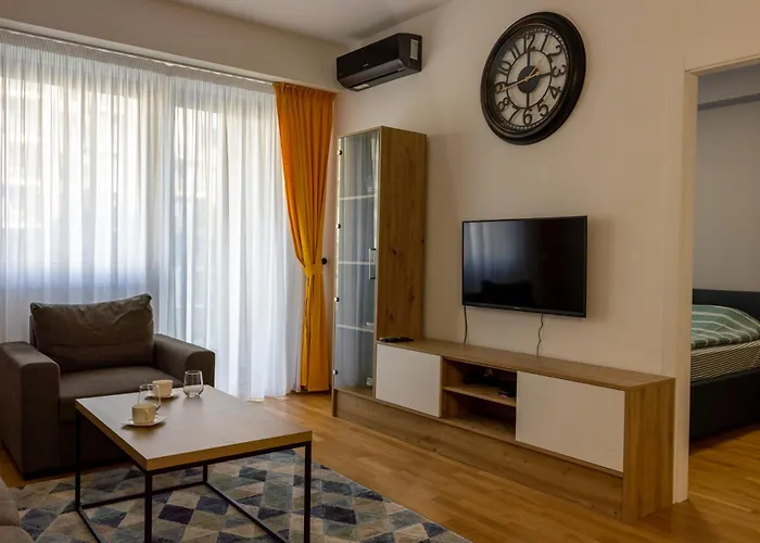 Aleksandra Apartment East Gate Living