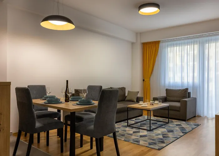 Aleksandra Apartment East Gate Living