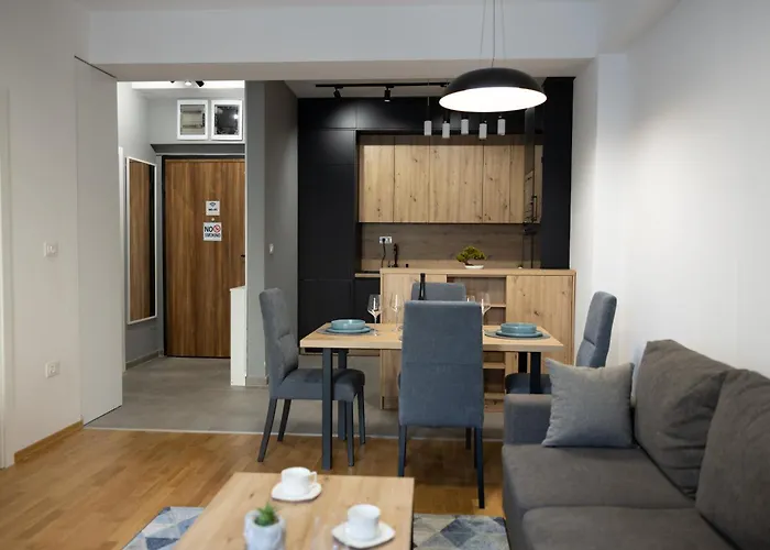 Aleksandra Apartment East Gate Living