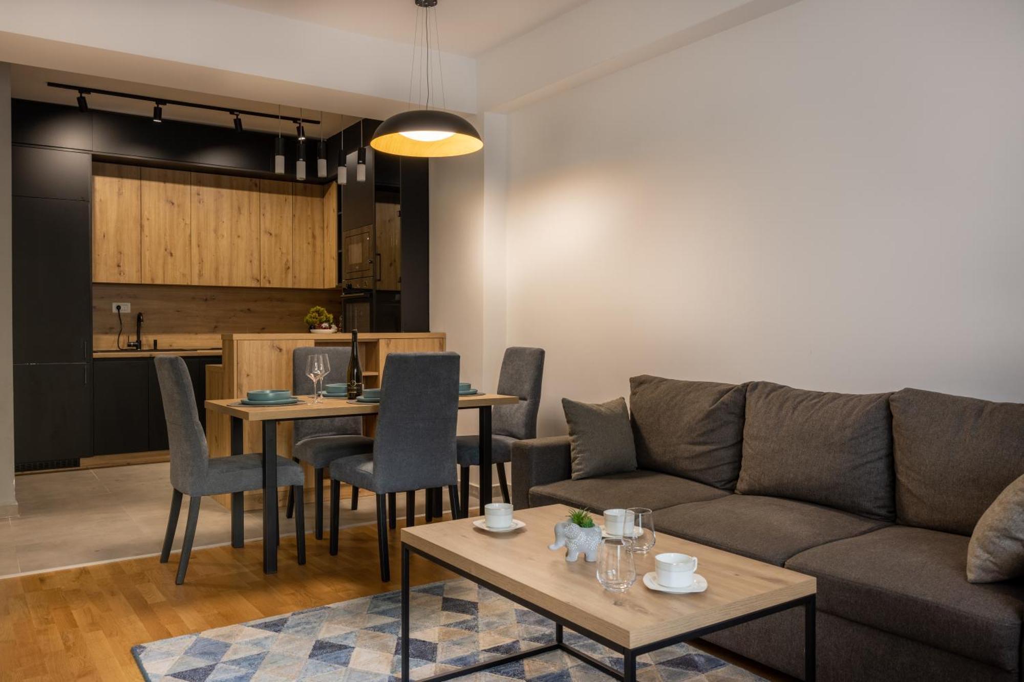 Aleksandra East Gate Living Apartman *