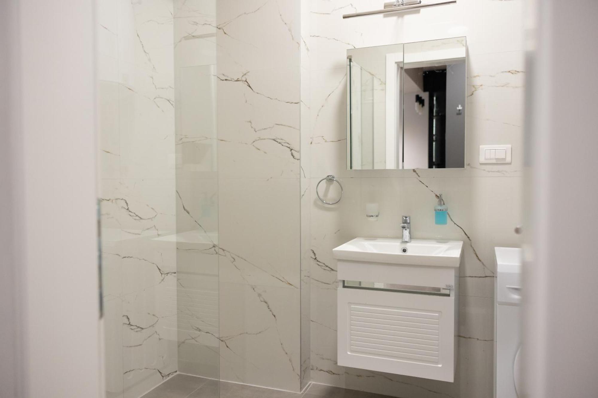 Apartman Aleksandra East Gate Living *