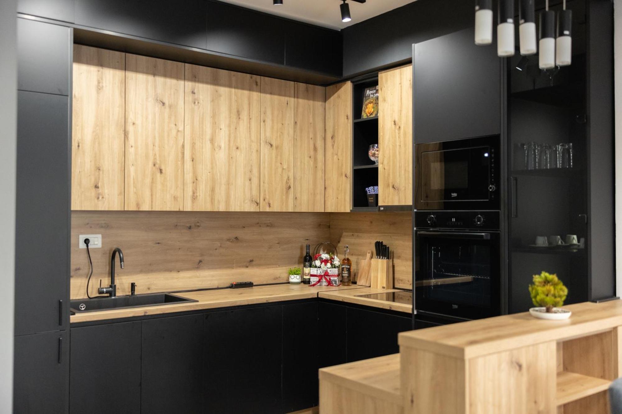 Aleksandra East Gate Living Apartman *
